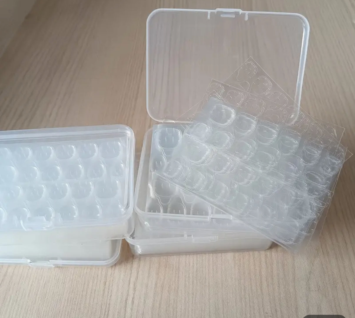 Press on nail Tabs